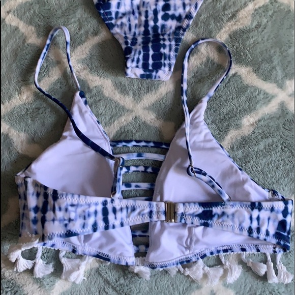 Bikini - Picture 4 of 4